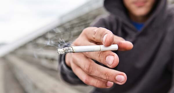 7 منطق رایج برای کشیدن سیگار و راهکار مقابله با آن ها (1)